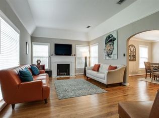 1118 Valencia St, Dallas, TX 75223