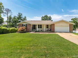 12112 Greenwalk Dr, Saint Louis, MO 63146