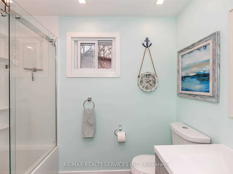 83 Janice Dr — Photo 11