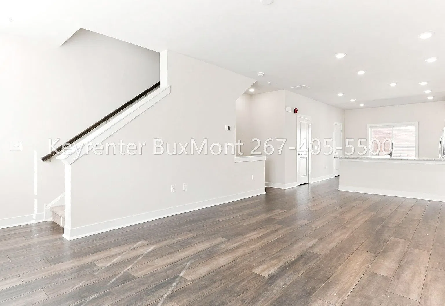 Four-Level Brick Townhome with Rooftop Terrace, Deck & Garage in Waterside — Photo 4