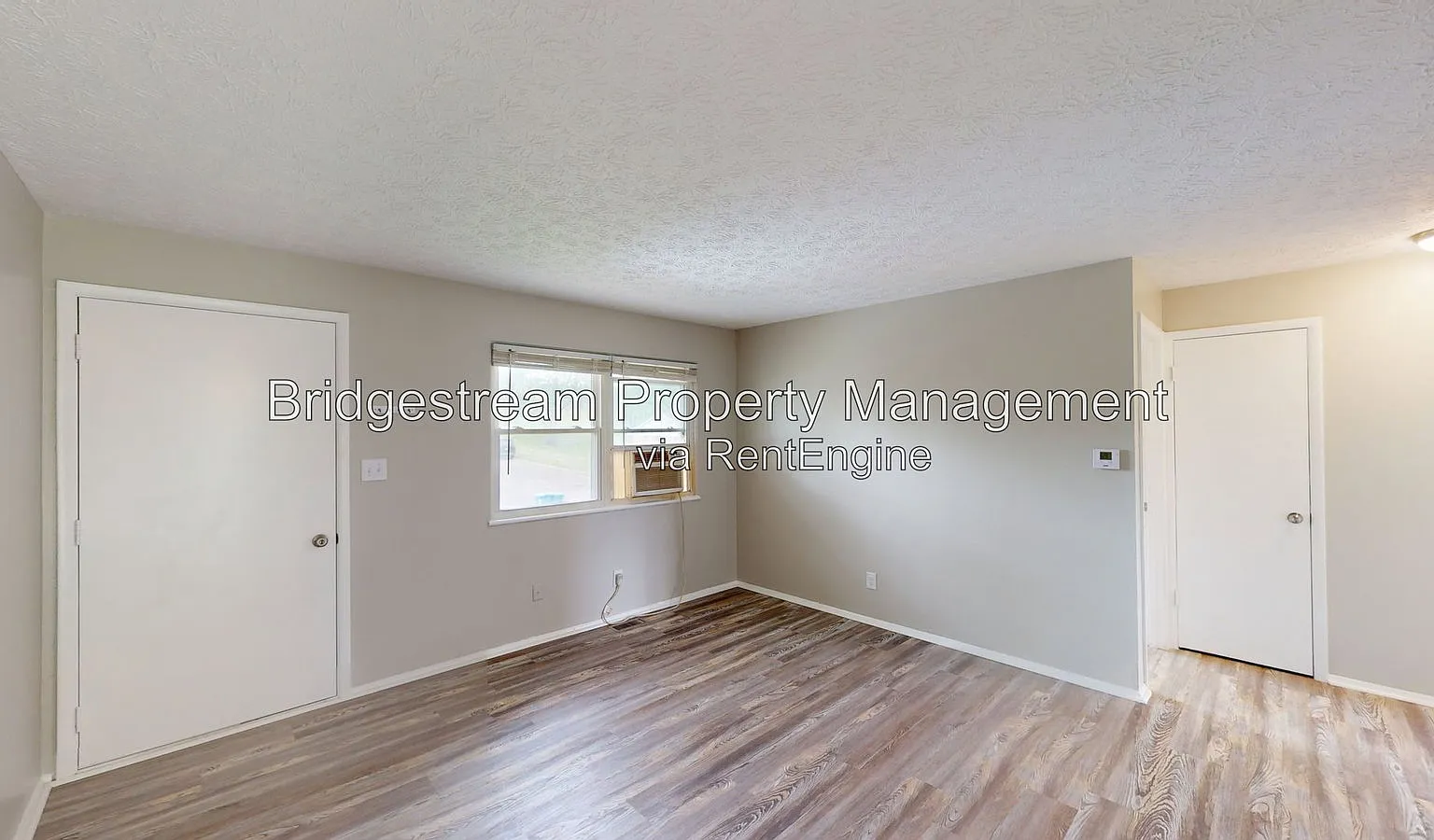 2 bed, 1.0 bath, $995 — Photo 3