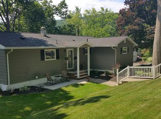 9 Oakwood Dr, Corning, NY