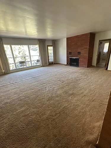 1055 NE Creston Ln Photo 1