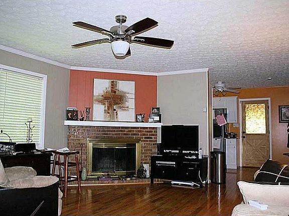 4th image of 3861 Greenforest Pkwy