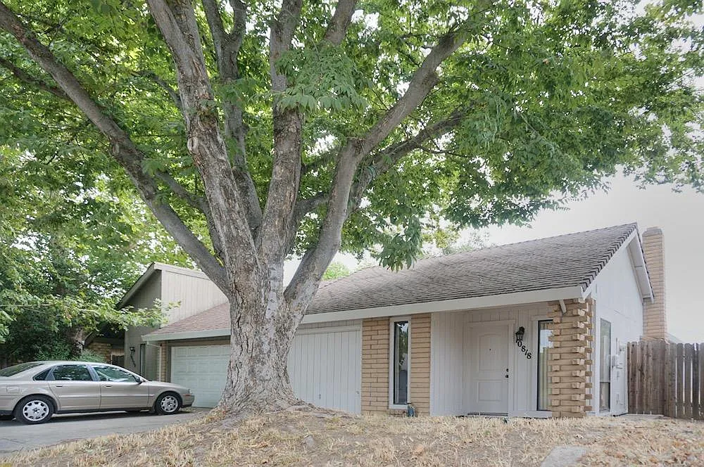10818 Paiute Way photo 1