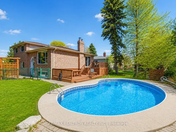 3 Earls Ct, East Gwillimbury, ON L9N 1E5