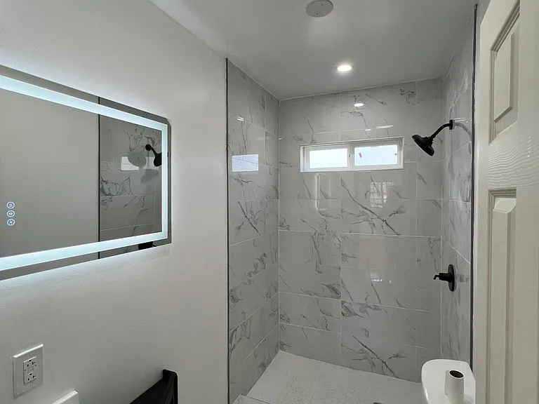 421 E Century Blvd #1 — Photo 2