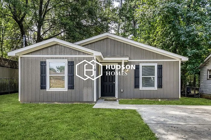3 bed, 2.0 bath, 1090 sqft, $1,295 — Photo 1