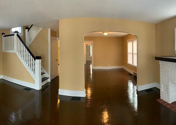 5th image of 555 Shirley Ave