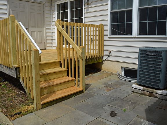 Brand-new back deck & patio