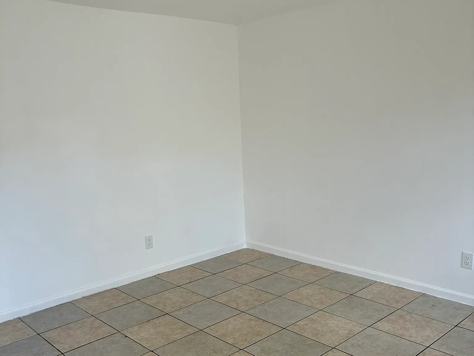 2 bed, 750 sqft, $1,500 — Photo 4