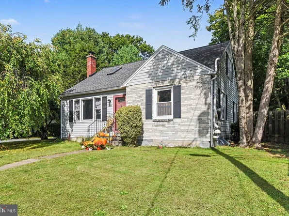 653 Hillside Ave, Hummelstown, PA 17036