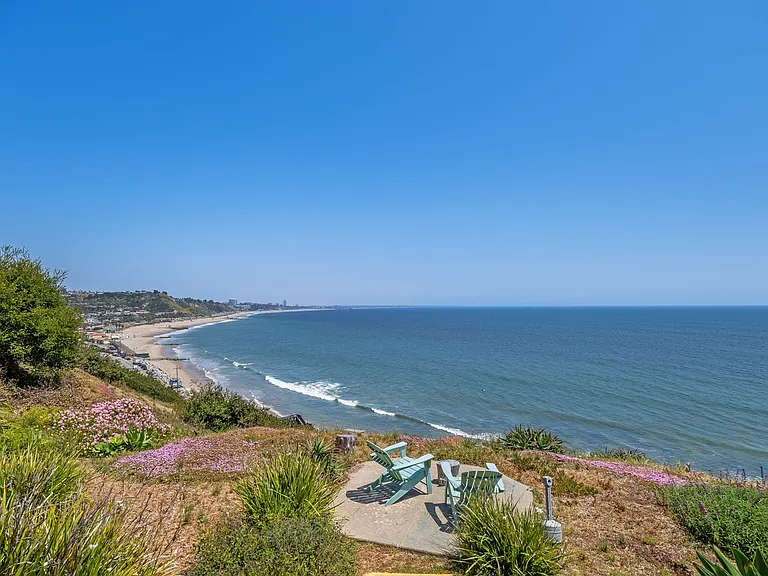 17368 W Sunset Blvd #Penthouse 5 — Photo 31