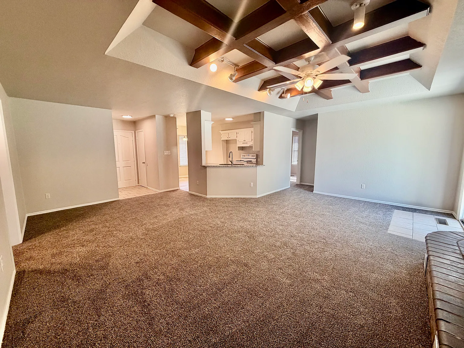 3 bed, 1489 sqft, $1,650 — Photo 1