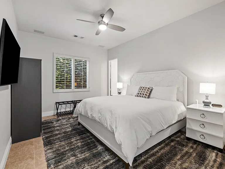 81045 Legends Way — Photo 36