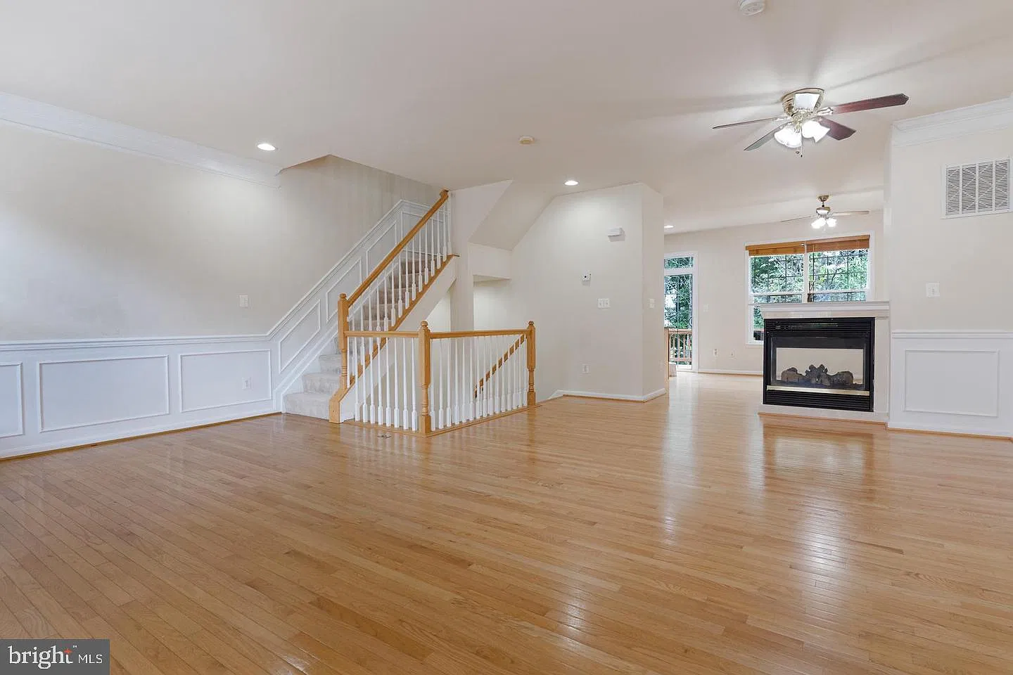 3 bed, 2.5 bath, 2200 sqft, $3,000 — Photo 4