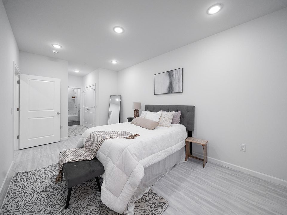 2nd image of 51 E Main St APT 205