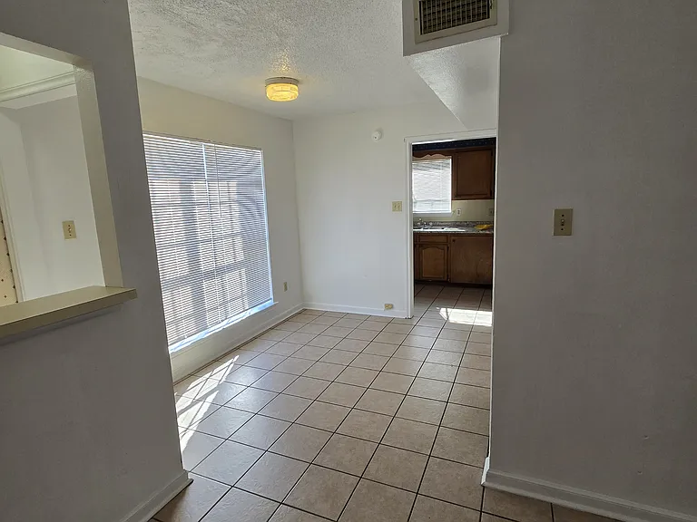 120 Oak Ridge Ave #A — Photo 3