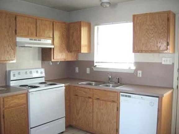 2nd image of 405 N 1st St APT D