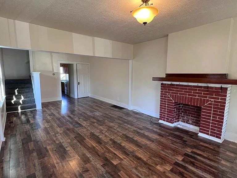 136 Willowwood Dr — Photo 4