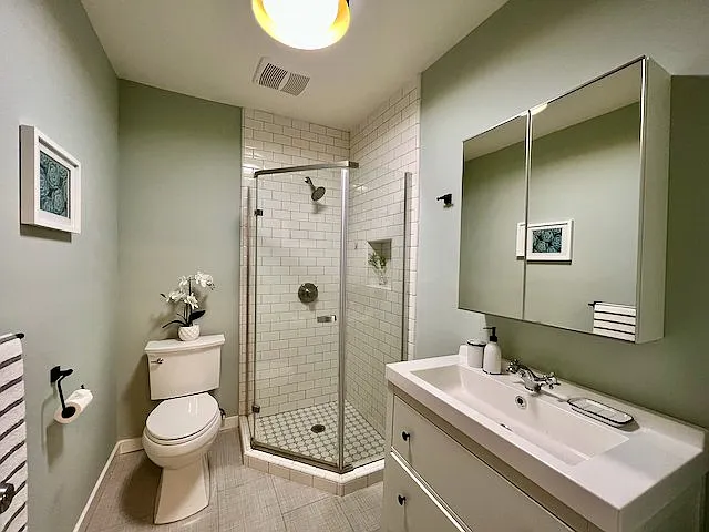 656 1/2 N Dillon St #A — Photo 12