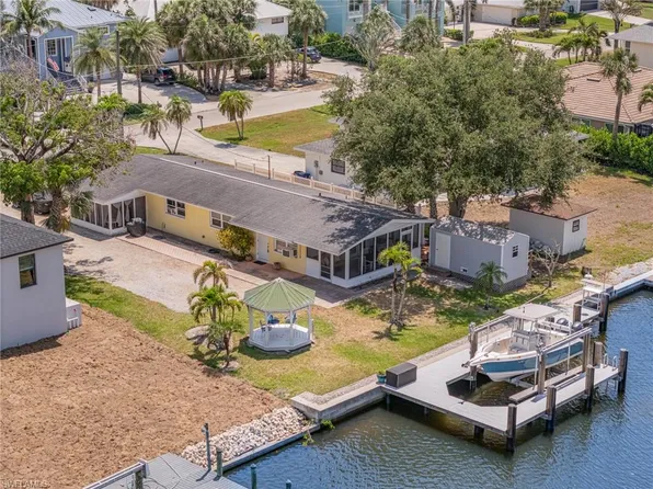 4818 Regal DR, BONITA SPRINGS, FL 34134