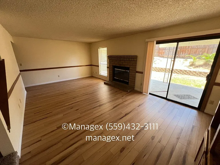 9364 N Archie Ave — Photo 7
