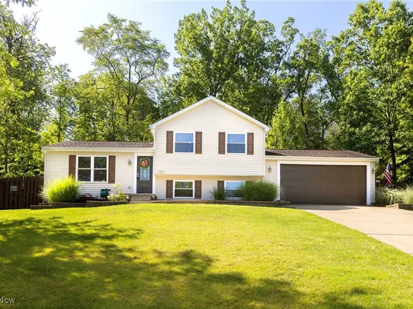 9461 Yorkview Dr, North Royalton, OH 44133