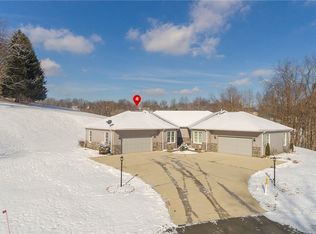 436 Wineberry Ridge Ct, Irwin, PA 15642