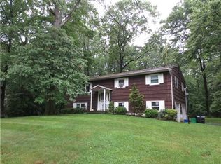 34 Echo Ridge Rd, Airmont, NY 10952