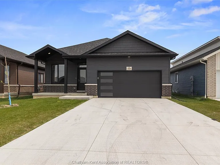 131 Grassland Grv — Photo 1