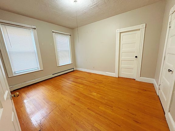 5th image of 47 Benefit St APT 1R