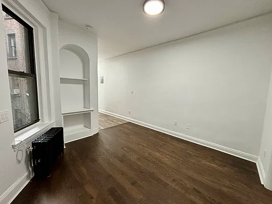 Rented by KNOCKKNOCK LLC | media 2