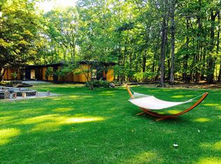 35 Bluestone Rd, Woodstock, NY 12498