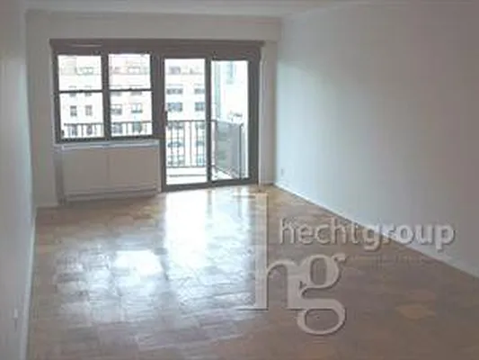 Rented by Hecht Group | media 22