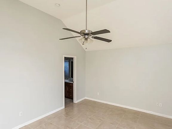 3rd image of 2102 Birch Bnd