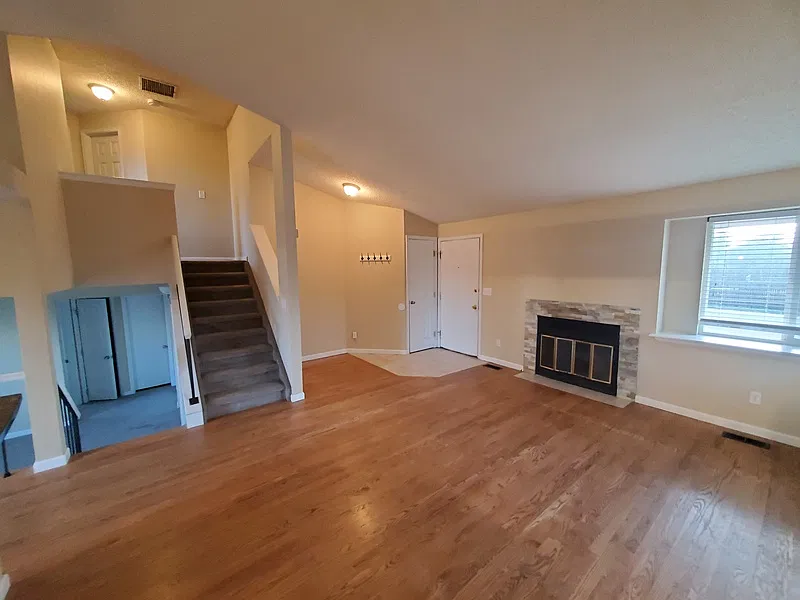 3 bed, 1368 sqft, $2,250 — Photo 2