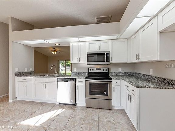 4th image of 4292 Renova Ave