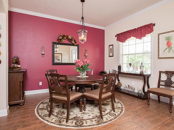 4th image of 483 Venetian Villa Dr