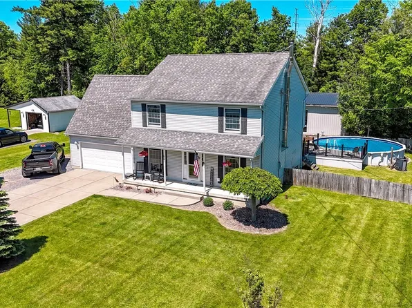 6138 Versailles Rd, Lake View, NY 14085