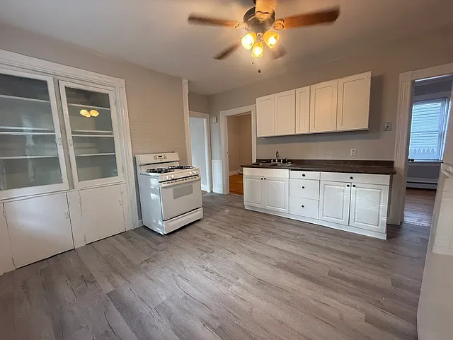 12 Dickens St #1