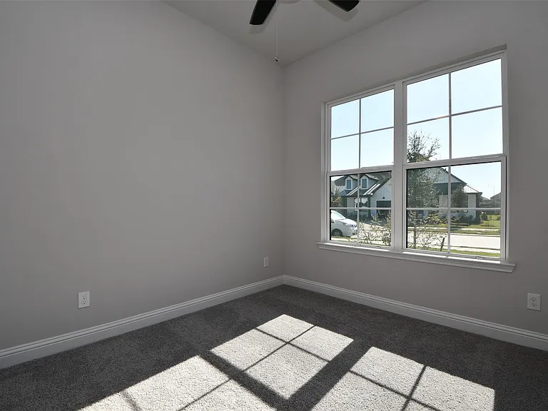 19718 Dwight Eisenhower Dr — Photo 7