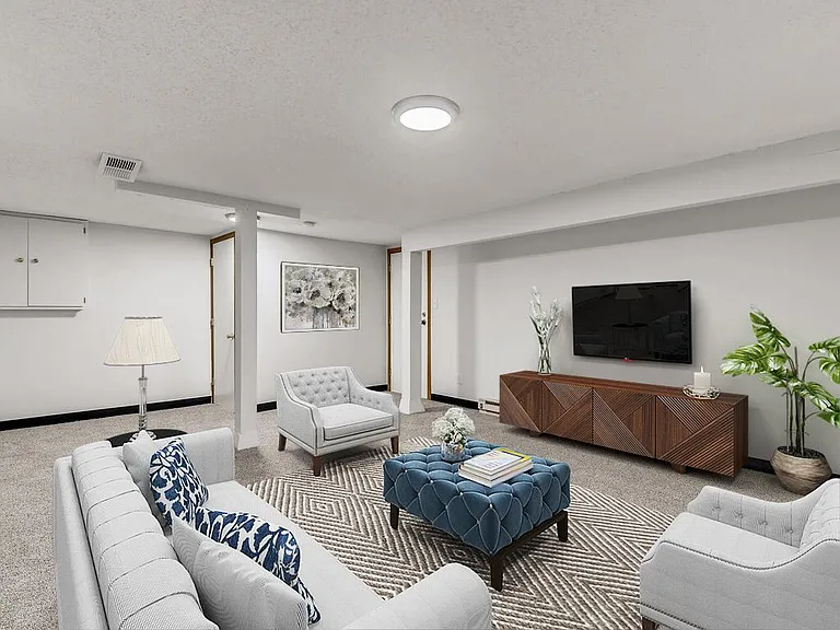 2609 E 24th St #1 — Photo 3
