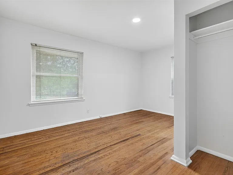 366 SE Wilshire Ave — Photo 14