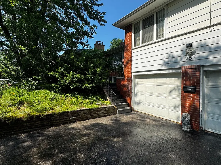 267 Iredale Rd — Photo 2