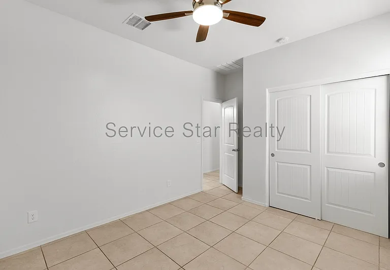 7309 S 12th Dr — Photo 14