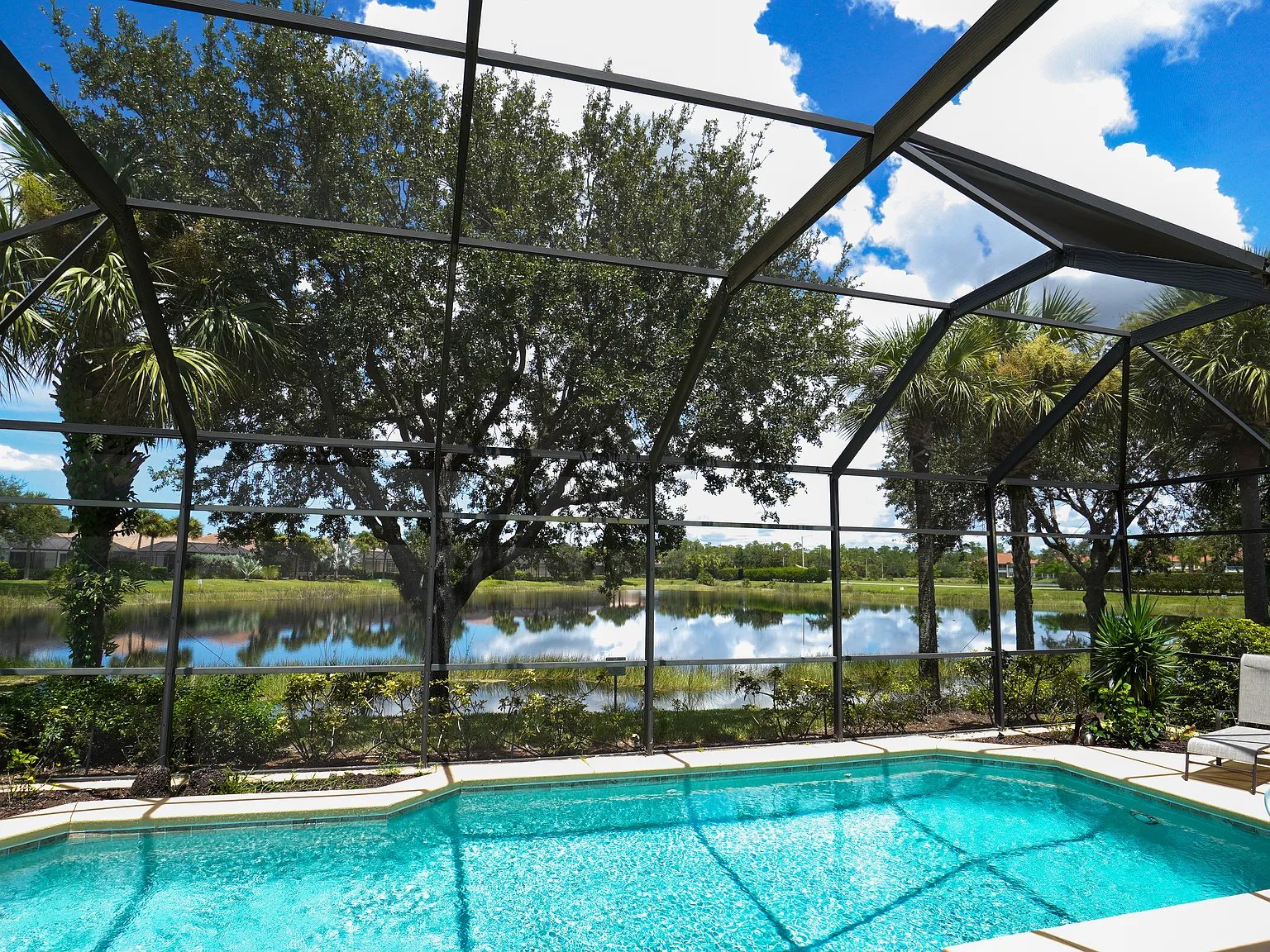 2 bed, 1995 sqft, $9,000 — Photo 1