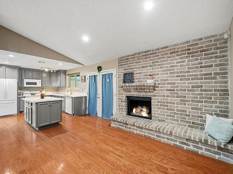 17511 Favor Bend Ct — Photo 38