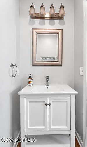 3 bed, 2.5 bath, 1360 sqft, $2,500 — Photo 4