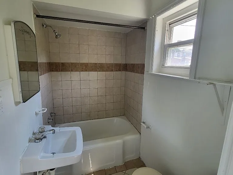 1007 Markley St — Photo 6